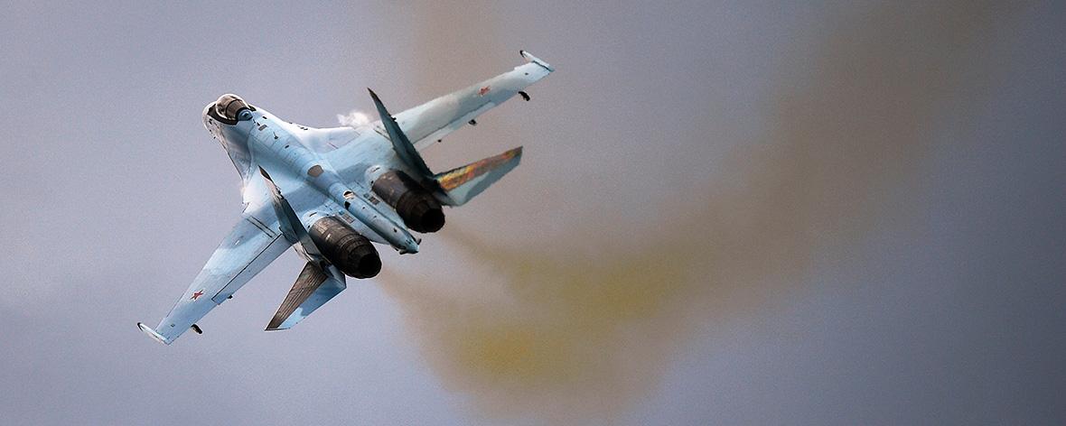 Российские Су-35 и Бе-200 провели в небе над Стамбулом тестовые полеты
