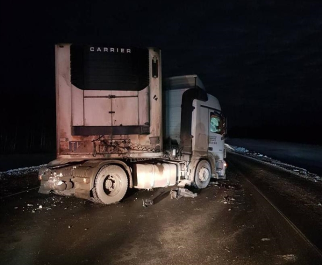 Водитель легковушки погиб при столкновении с фурой в Самарской области