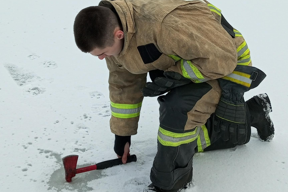 Спасатели проверили лед на Медвежьем озере в г.о. Щелково