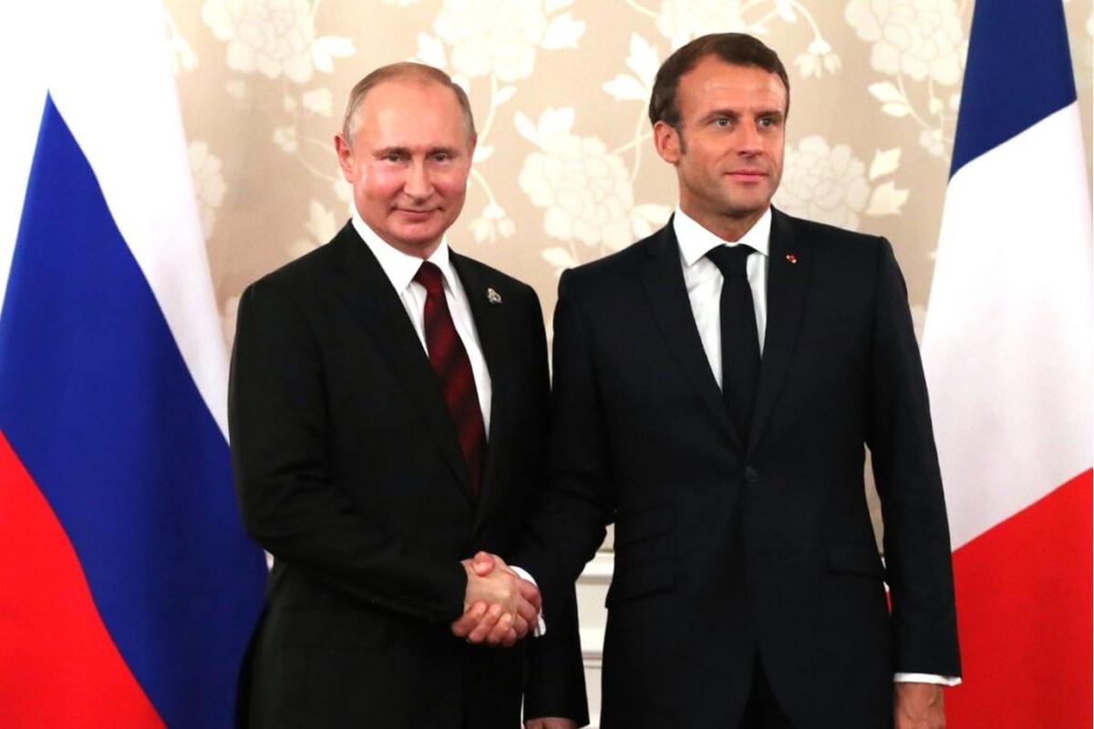В Париже прокомментировали заявление Кремля о готовности к диалогу с Макроном