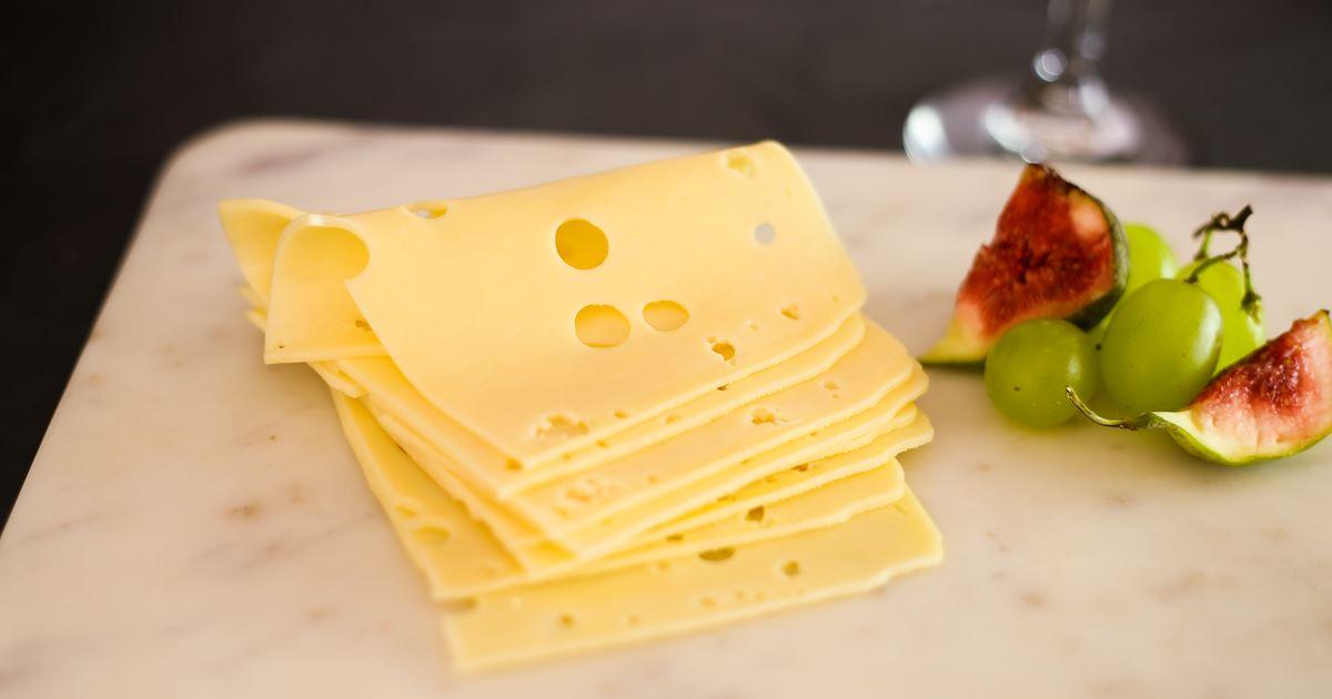 Ученые назвали самый полезный сорт сыра