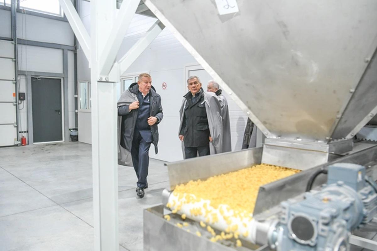 Раис РТ Минниханов посетил новую макаронную фабрику в Казани