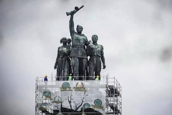 В Софии демонтируют памятник бойцам Красной армии