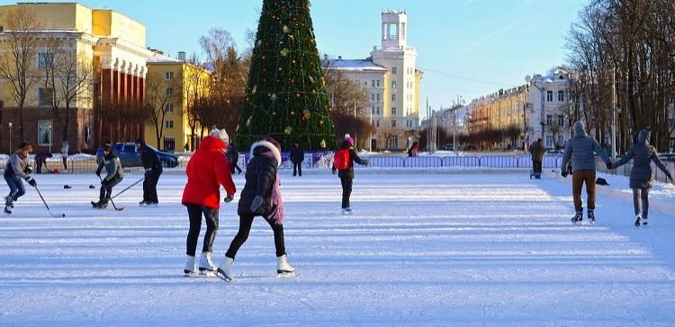 В Воронеже на катке на площади Ленина умер пенсионер