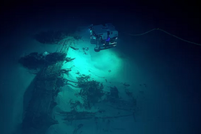 У берегов Антальи обнаружили кинжал и слитки с затонувшего древнего судна