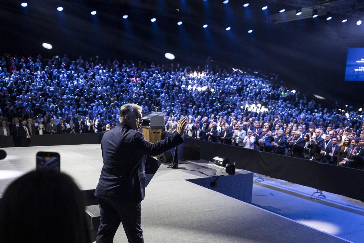 Орбан объявил об уходе с поста главы «Фидес» после поражения на выборах