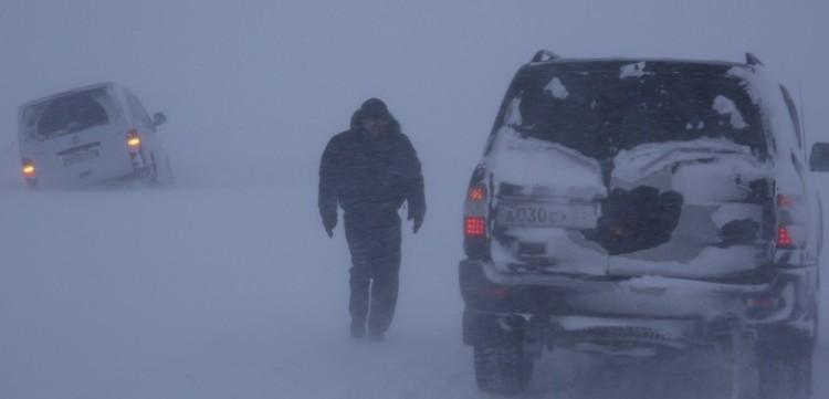 На Алтае из-за непогоды ограничили движение по трем трассам