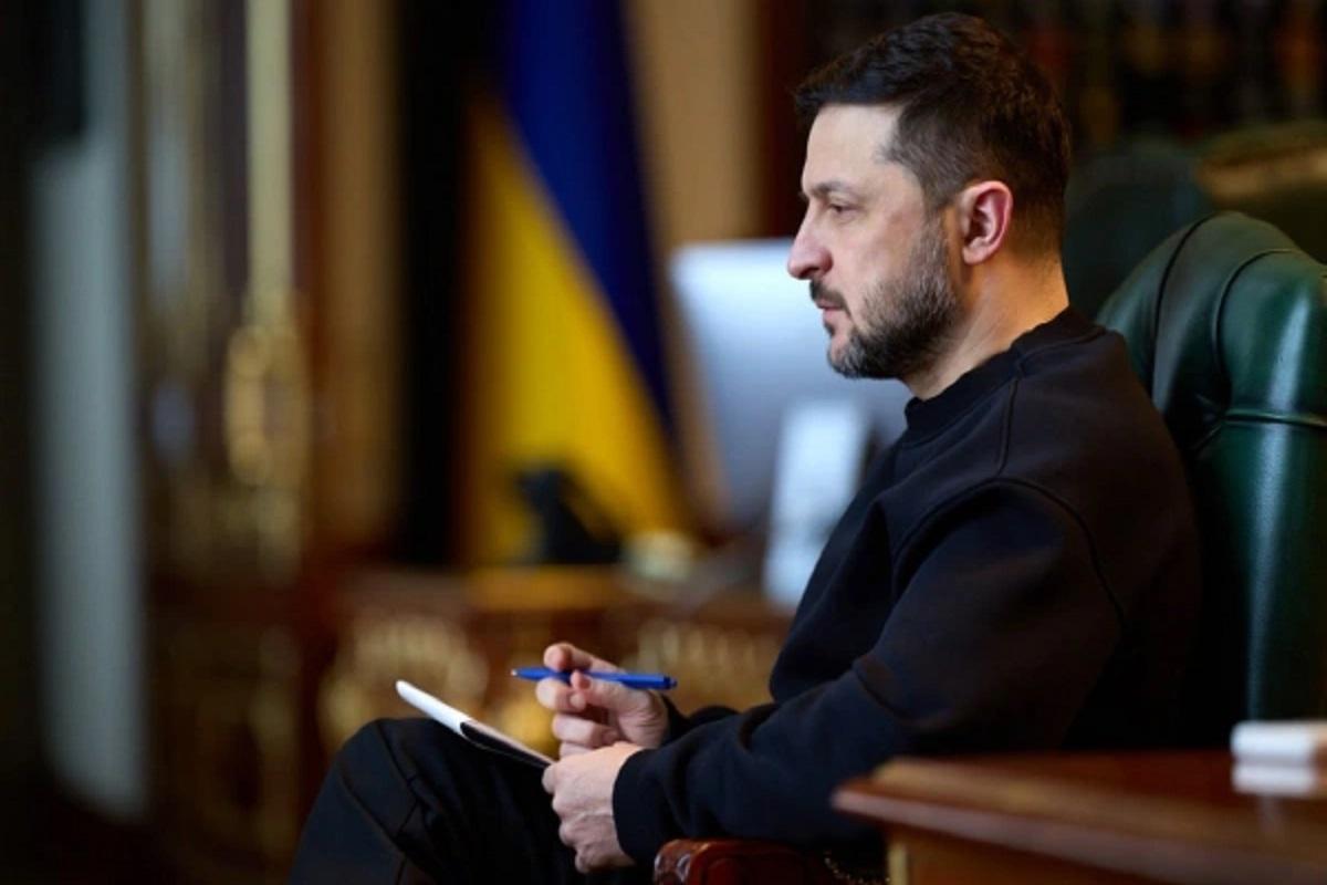 Отец Илона Маска считает, что Зеленский потерял право представлять Украину