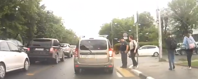 В Рязани на «зебре» подрались водитель и пешеходы