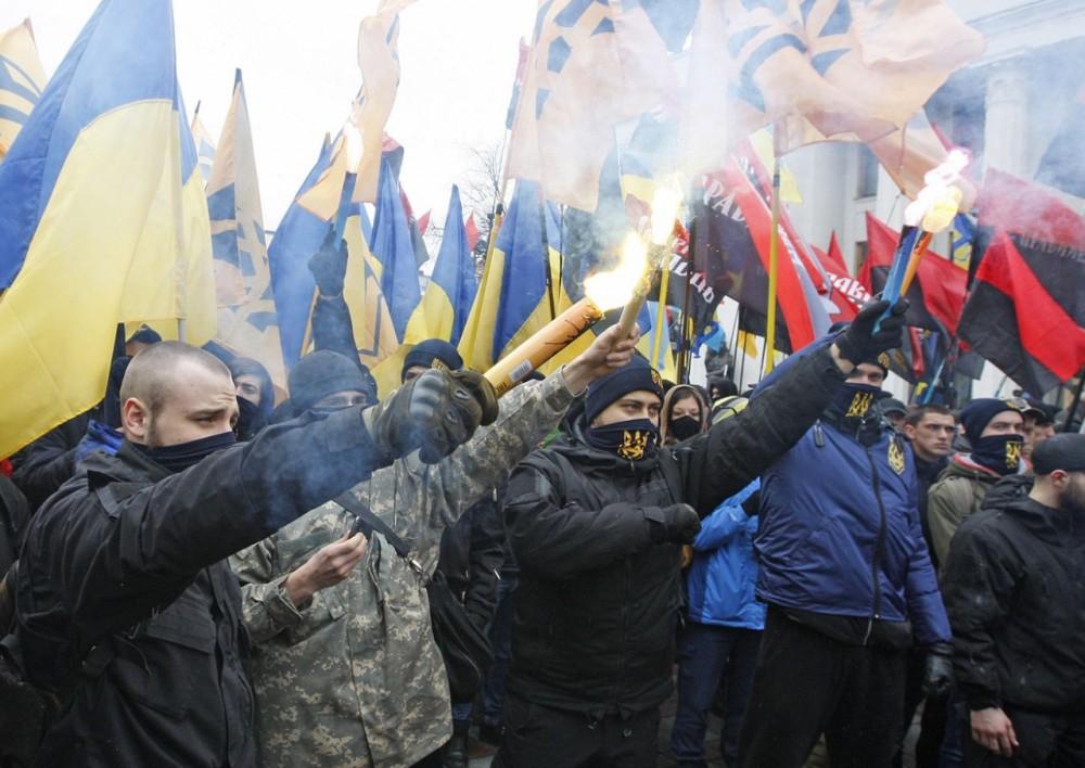 Националисты планируют сорвать выборы президента РФ на Украине