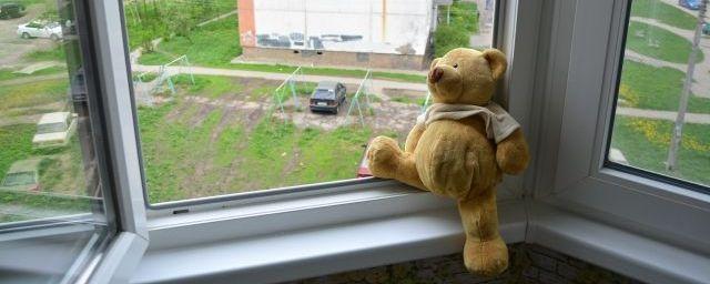 В Мурманске из окна четвертого этажа выпал 7-летний мальчик