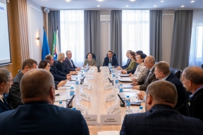 Депутаты Заксобрания ЯНАО в рамках Дней муниципальных образований проверили социальные объекты и инфраструктуру Шурышкарского района
