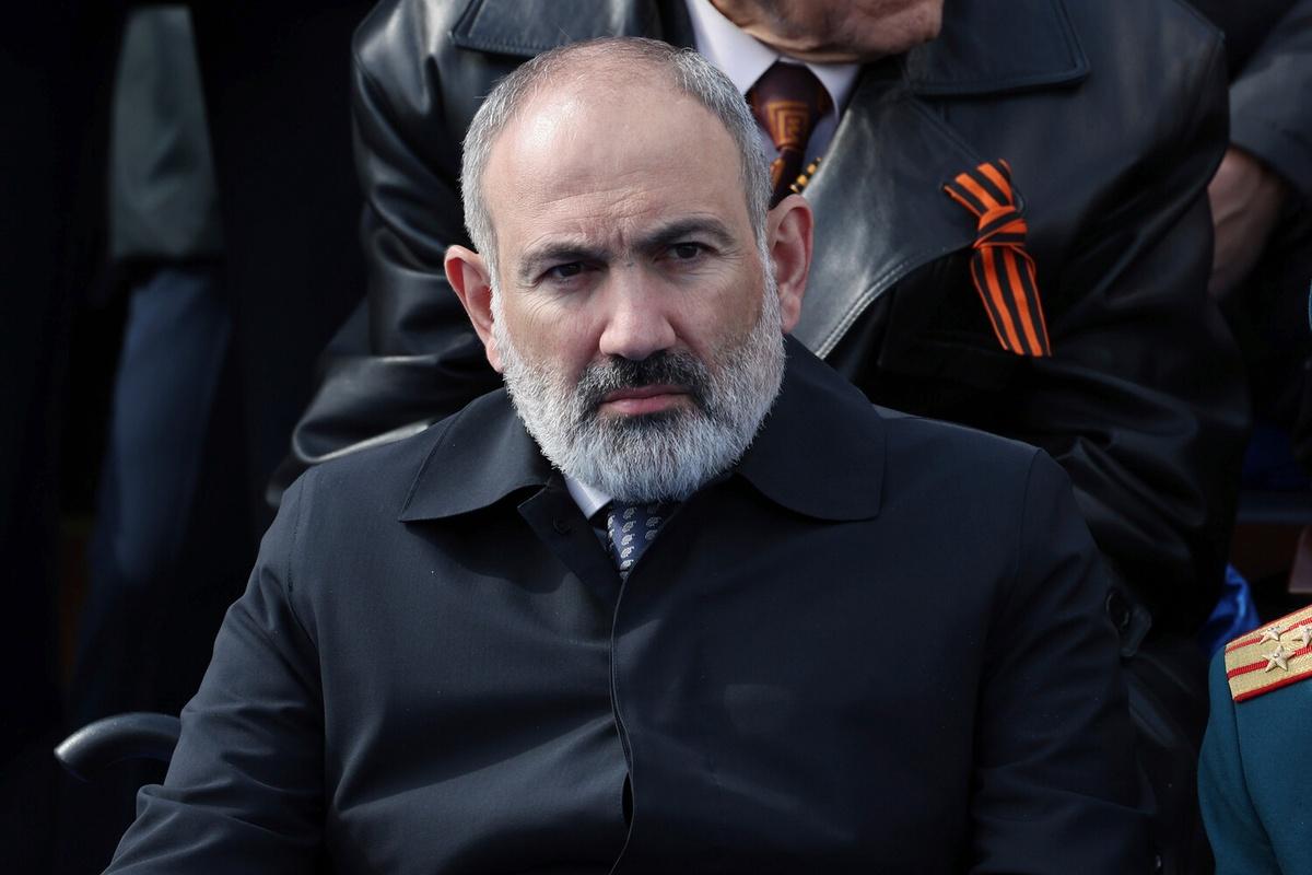 Отказ Пашиняна ехать на парад Победы в Москву говорит о падении влияния РФ