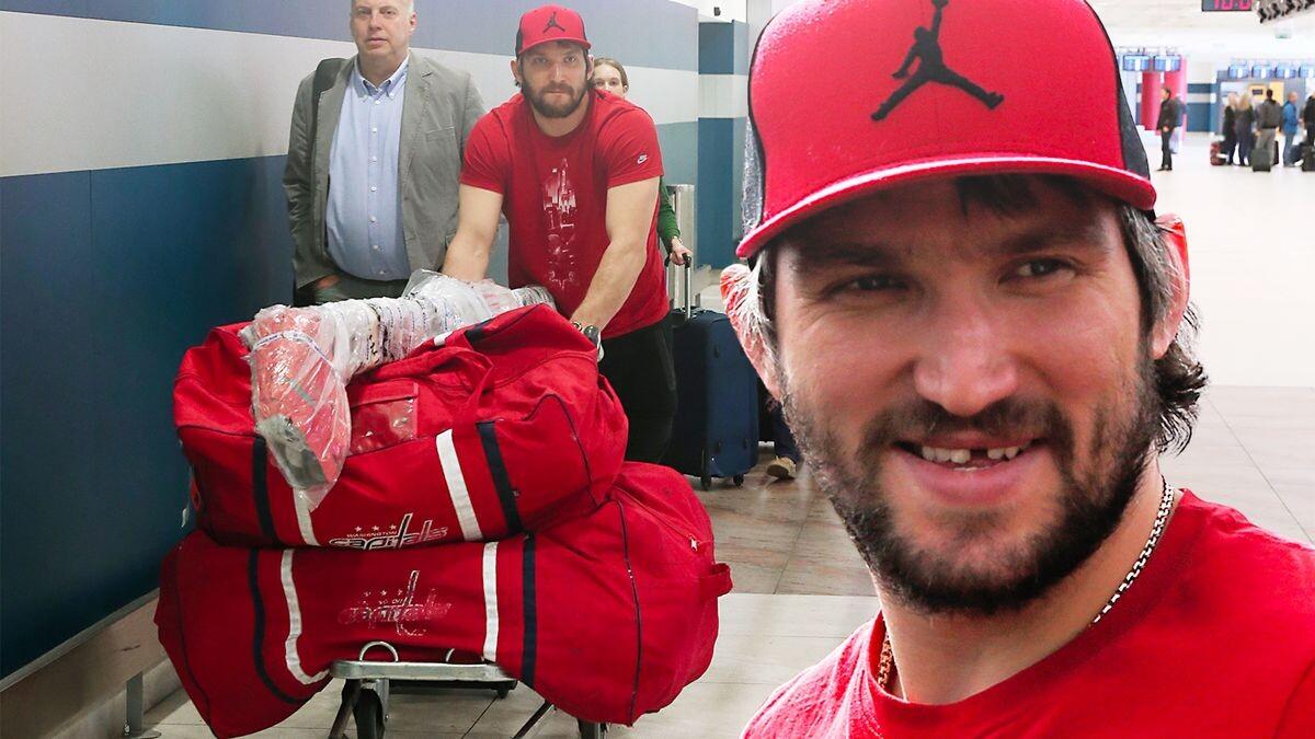 «Пора домой!» Звезда НХЛ привез в Россию дюжину клюшек и загадочные планы