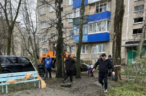 В Ельце устраняют последствия атаки беспилотников и помогают пострадавшим