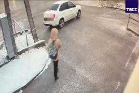 Кадры задержания готовившей теракт против военного девушки в Ставрополе попали на видео