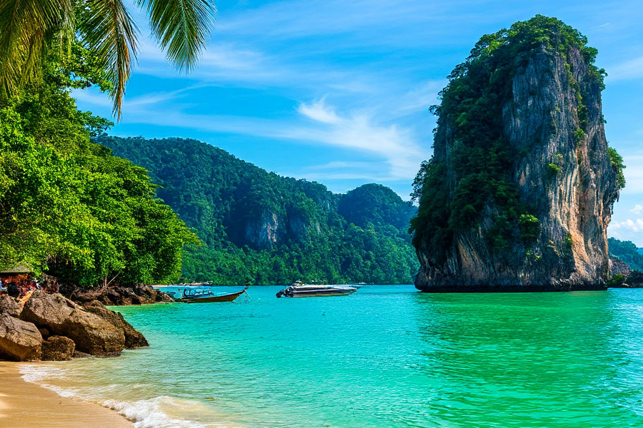 Японец погиб при купании на пляже Карон в Таиланде