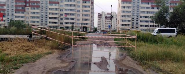 В Омске 10-летний мальчик провалился в яму с кипятком