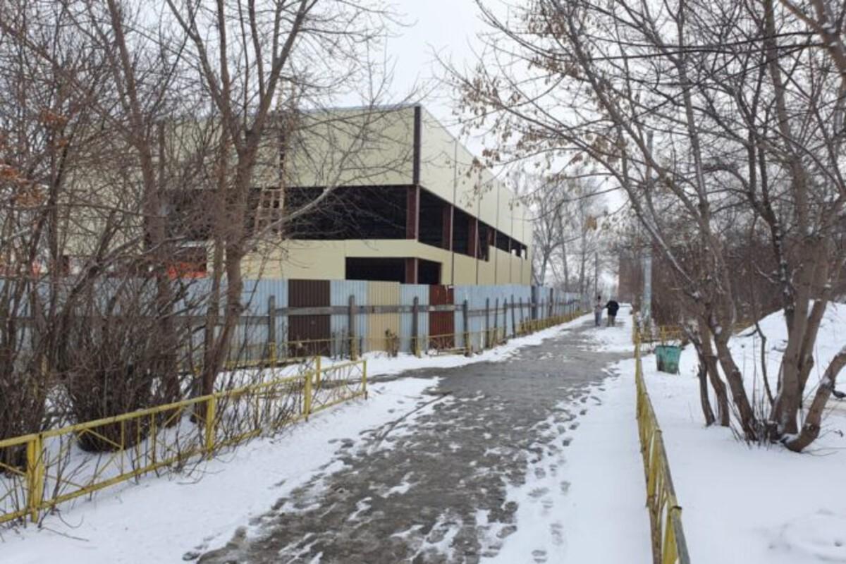 В Криводановке ТЦ строят на участке, которого «не существует»