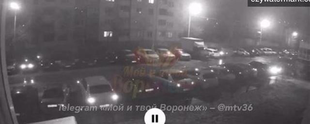 Жителей Воронежа напугали громкий звук и вспышка в ЖК «Цветной бульвар»
