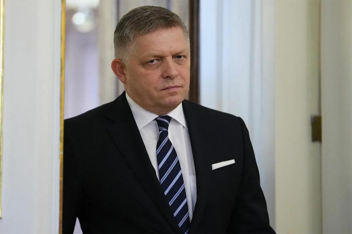 Фицо ответил на заявление Каллас о параде Победы в Москве