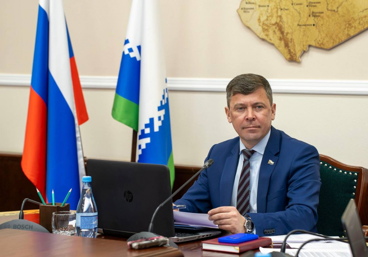 Спикер Собрания депутатов НАО Александр Чурсанов обсудил по ВКС на расширенном заседании профильного комитета Госдумы надбавки для бюджетников, работающих на Крайнем Севере