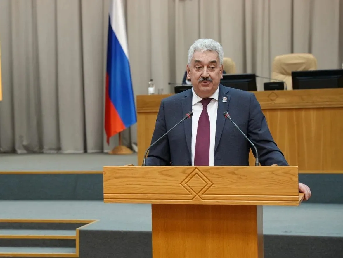 «Голос избирателей в парламенте обретает силу закона»: Спикер Госсовета Чувашии Леонид Черкесов поздравил депутатов всех уровней с Днем российского парламентаризма