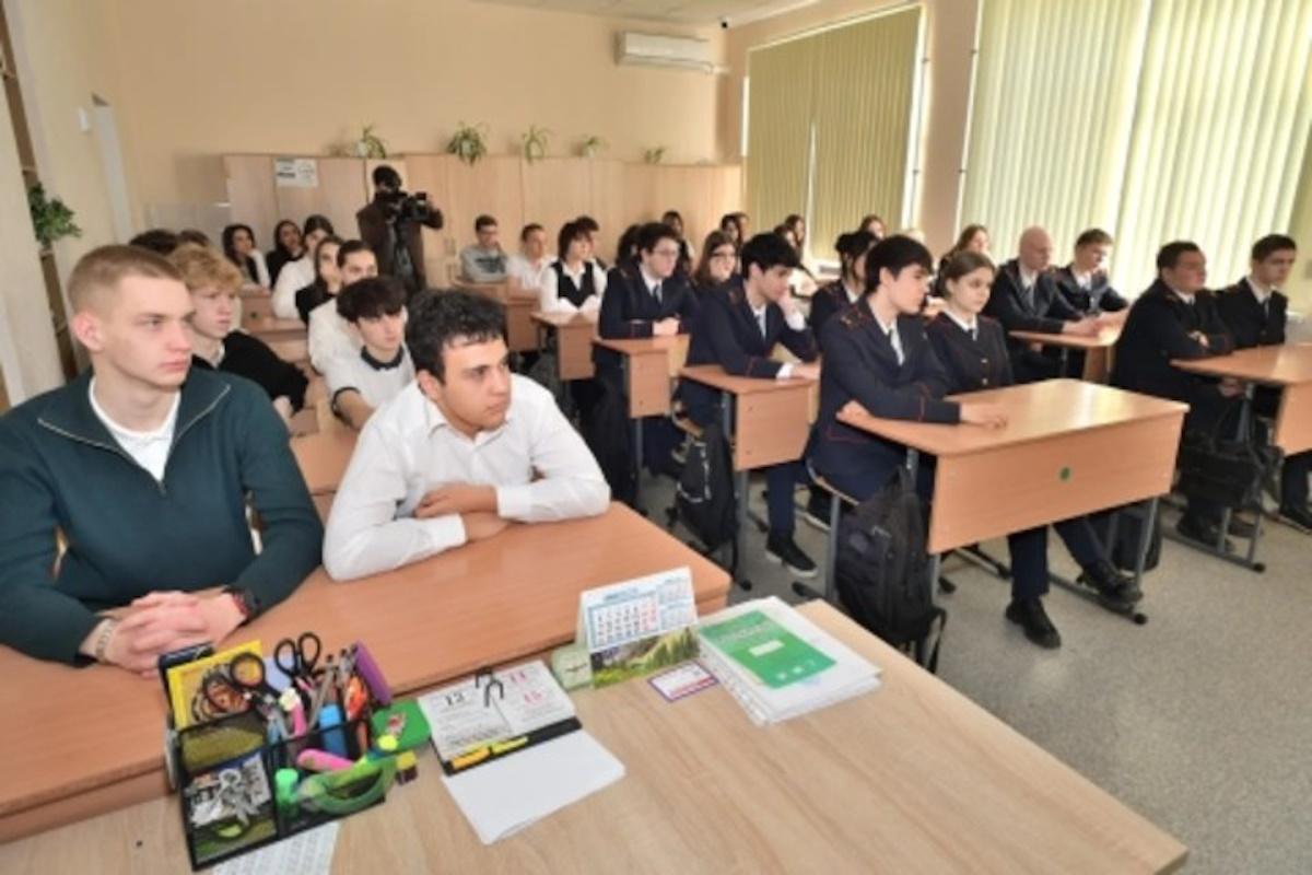 В Майкопе школьники поделились своими мыслями после просмотра фильма «Предательство»