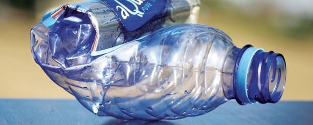 Почти треть питьевой воды в России признали подделкой