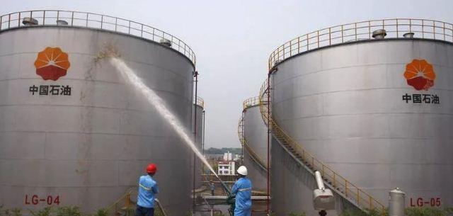 Китай заполнил нефтехранилища почти до предела