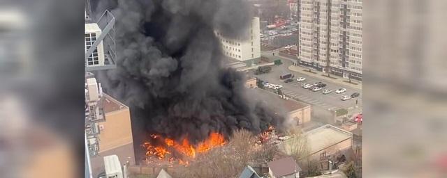 Количество погибших при пожаре на складе погранслужбы ФСБ в Ростове выросло до четырех