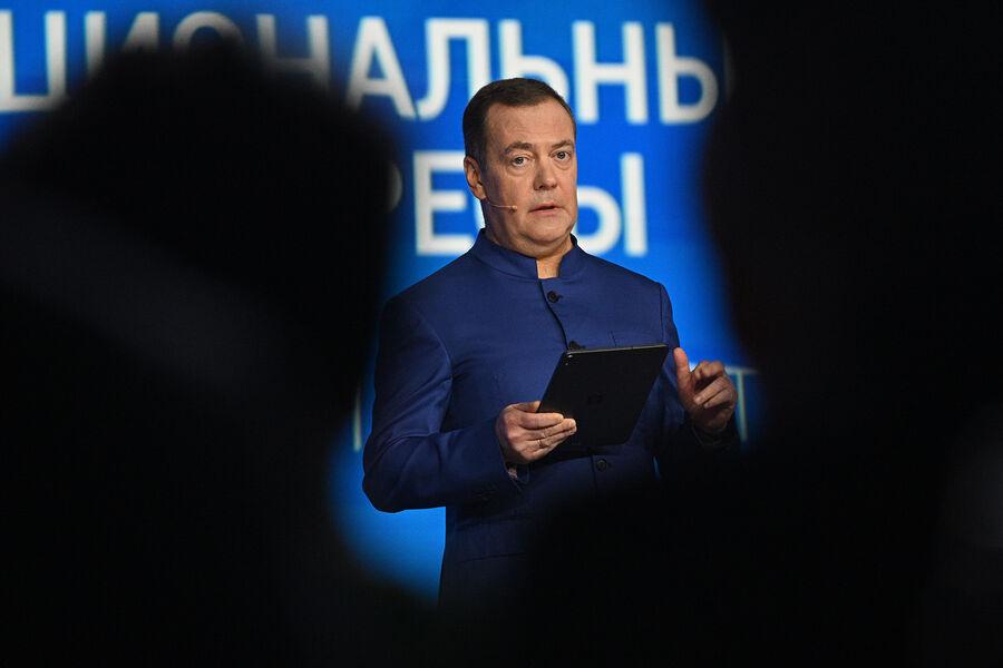 Медведев: арест должностных лиц других государств является поводом для начала войны