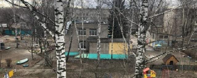 В Рязани из-за сильного ветра сорвало часть крыши в детсаду