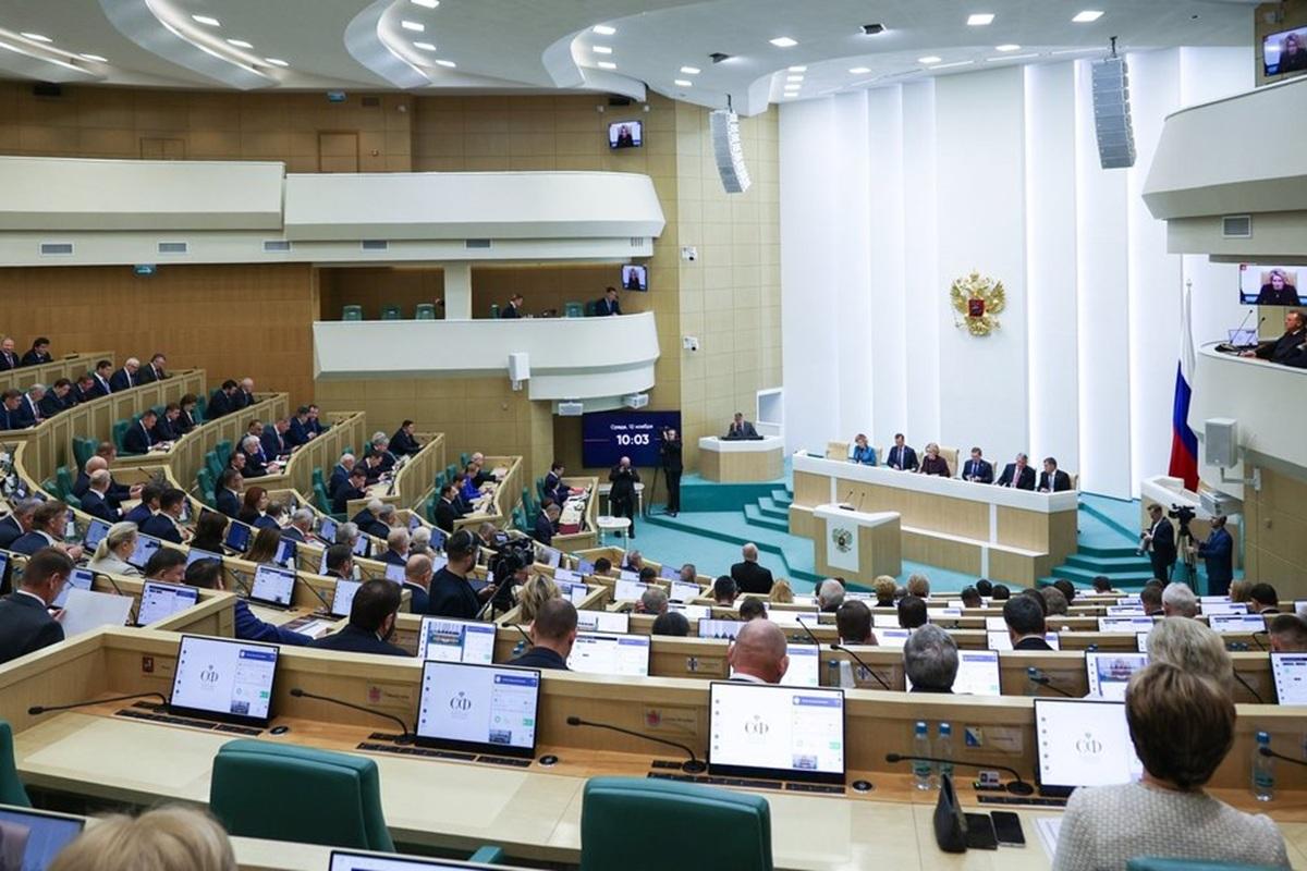 Бюджет против закона: в Совете Федерации разгорелся спор из-за расселения аварийного жилья