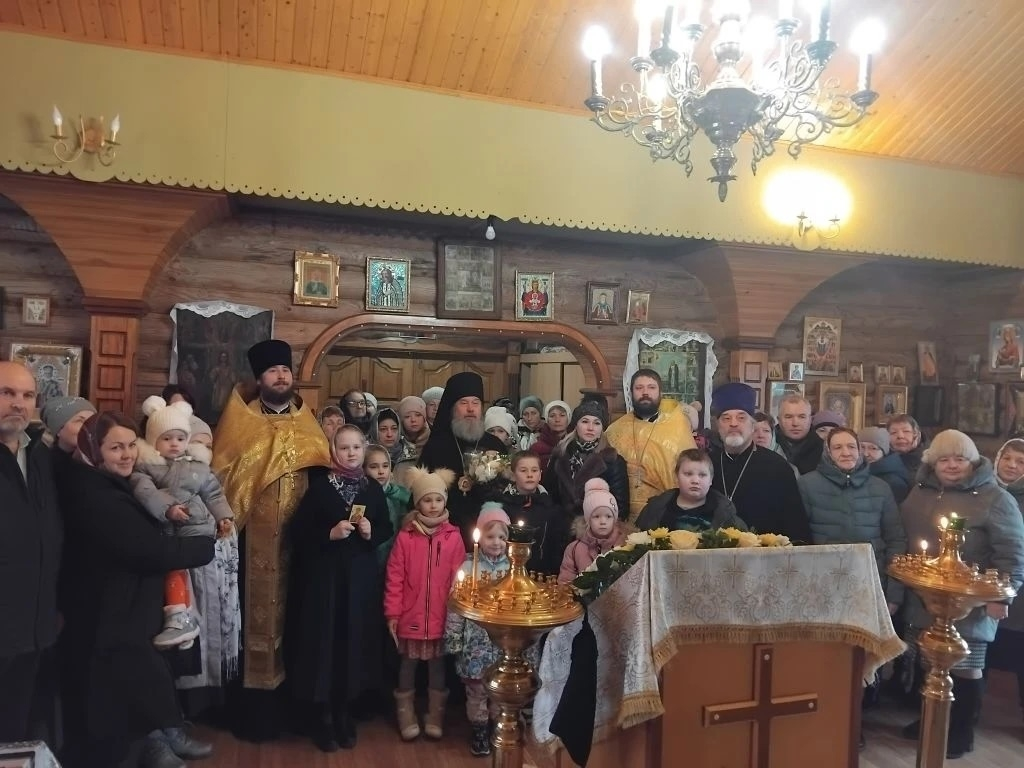 Глава с.Пиково Оксана Матвеева: В Троицкий храм доставлена икона с частицей мощей преподобной Дарии Сезеновской