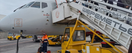 Вылетевший в Сыктывкар самолет вернулся в Москву из-за проблем с передней стойкой шасси