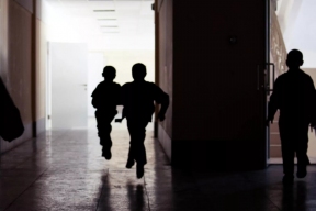 Миронов призвал ввести штрафы до 200 тысяч за оскорбление учителей в школах