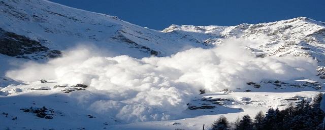 В горах КЧР объявили экстренное предупреждение о лавинах
