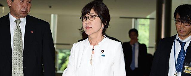 Оппозиция требует отставки главы Минобороны Японии