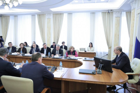 Спикер Заксобрания Людмила Бабушкина: Свердловская социальная карта «Уралочка» вошла в тройку лидеров среди аналогичных средств оплаты жителей России