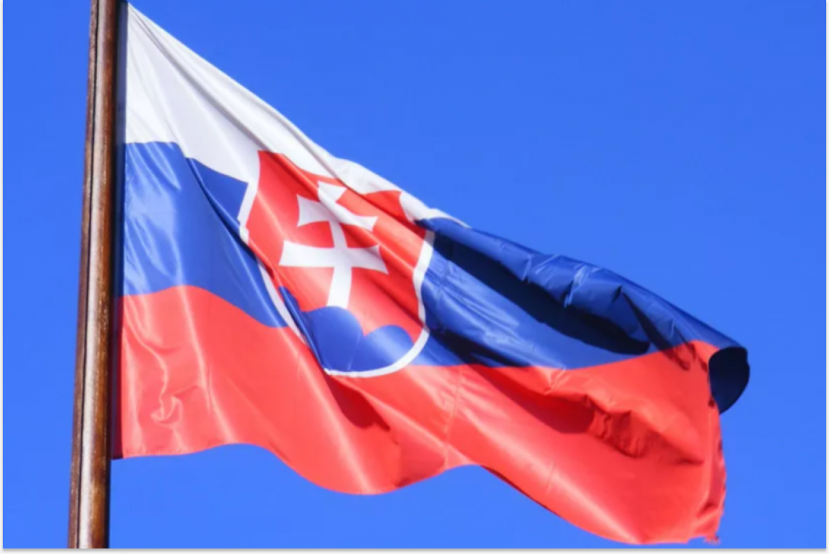 Вице-спикер парламента Словакии выразил недовольство отказом президента от референдума по антироссийским санкциям