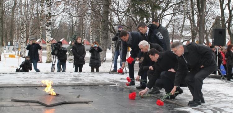 В Вологде провели посвященный Дню неизвестного солдата митинг