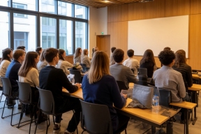 В полтора раза больше: выплату приморским студентам с детьми подняли до 15 тысяч рублей в месяц