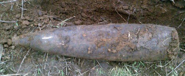 В Володарском районе Брянска обнаружили артиллерийский снаряд