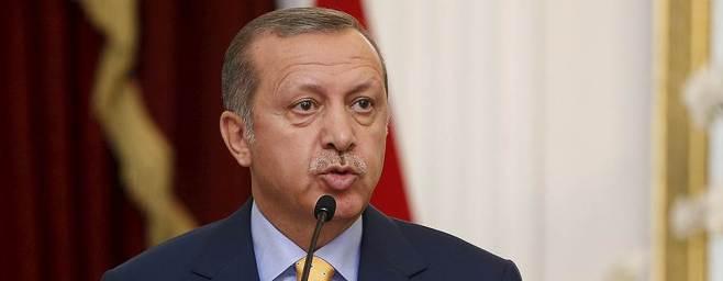 СМИ: Эрдоган прервал поездку в США из-за споров по поводу похорон Али