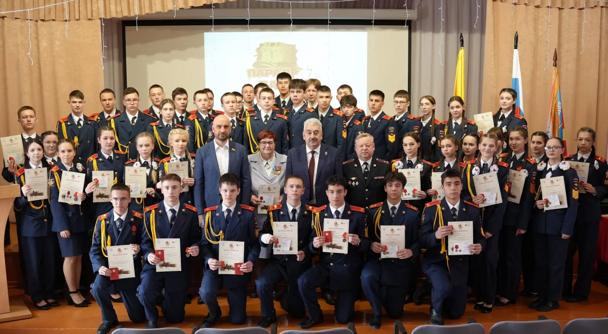 «Из этих ребят вырастут достойные граждане России»: Спикер Госсовета Чувашии Леонид Черкесов посетил кадетскую школу имени генерал-майора милиции В.А. Архипова