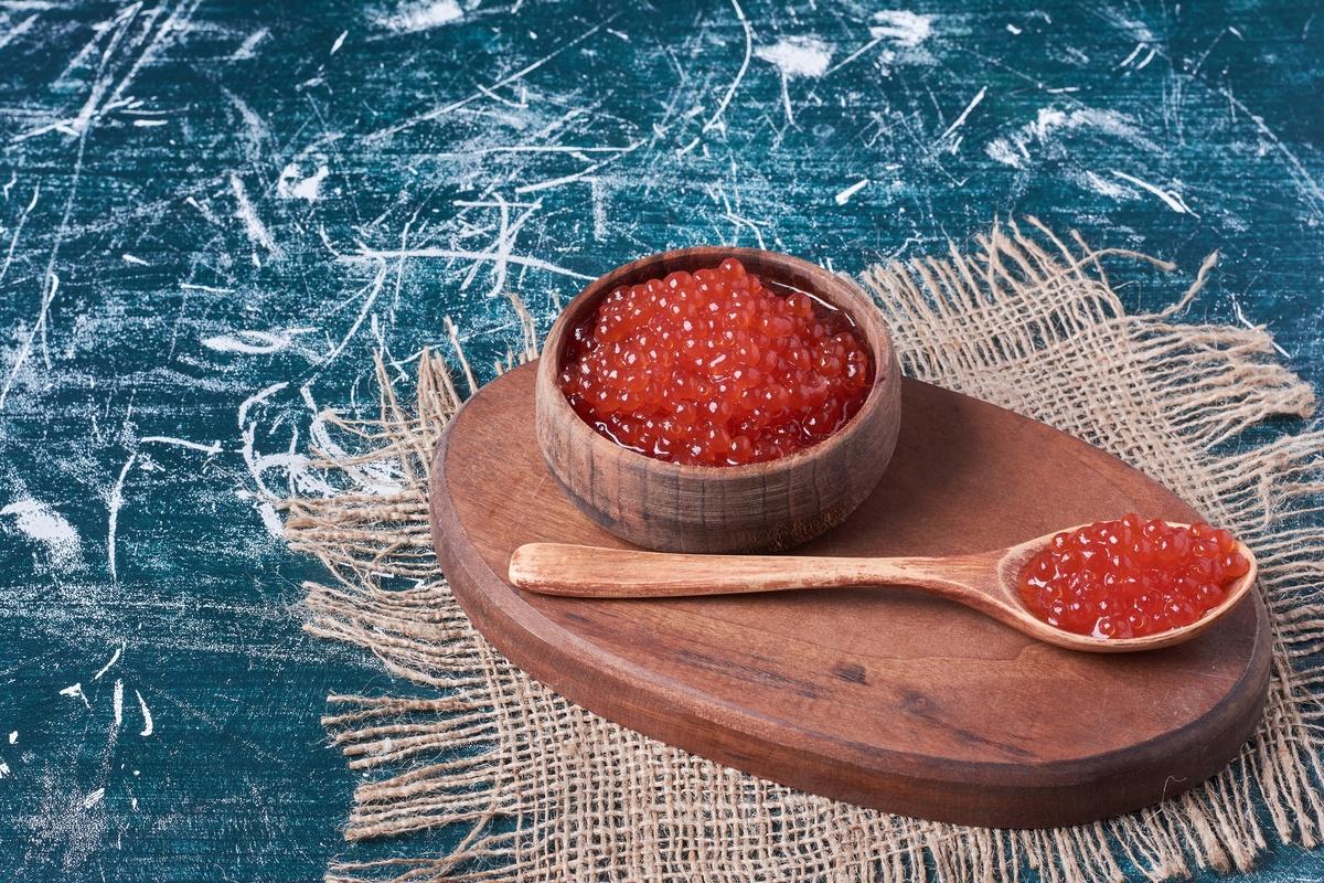 В Росрыболовстве рассказали, будут ли россияне с икрой на Новый год