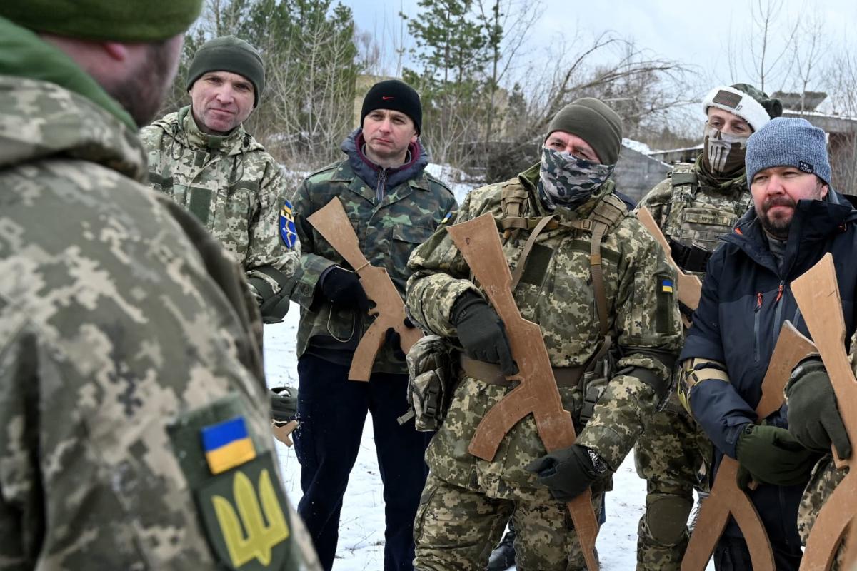 «Относятся как к скоту». Появились новые данные об «истощенных» ВСУ. Пора снять розовые очки?