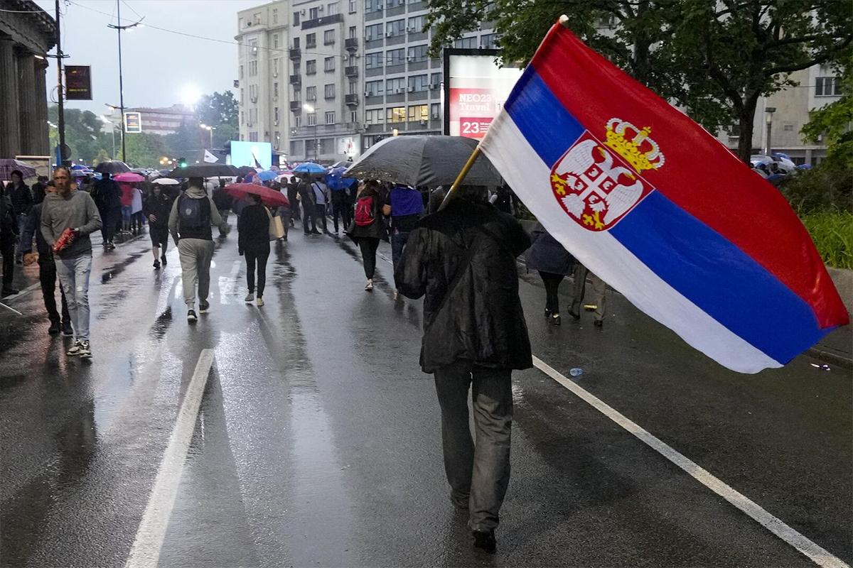 Великобритания и Германия требуют от Сербии отменить безвиз с РФ