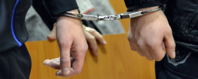 В Красноярске проститутка выпрыгнула из окна, спасаясь от насильников